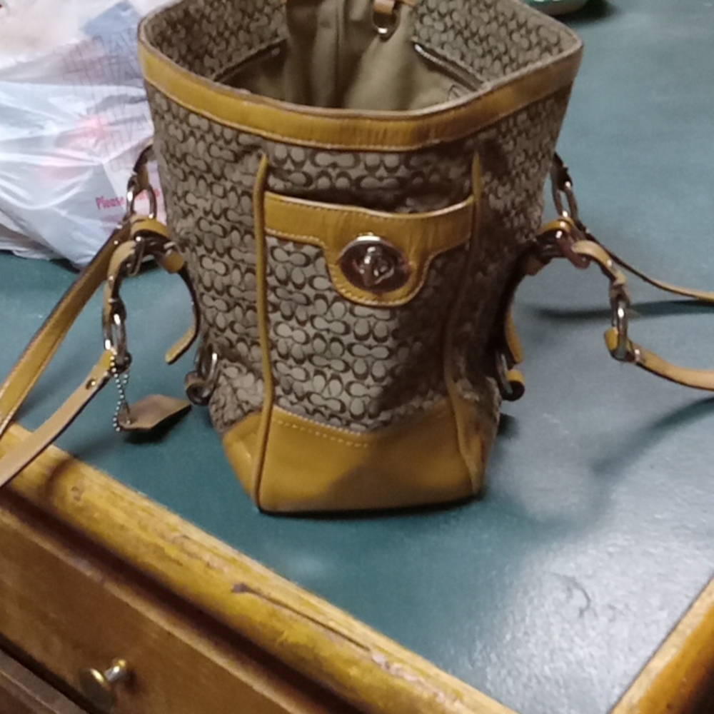 Coach purse - Picture 10 of 12
